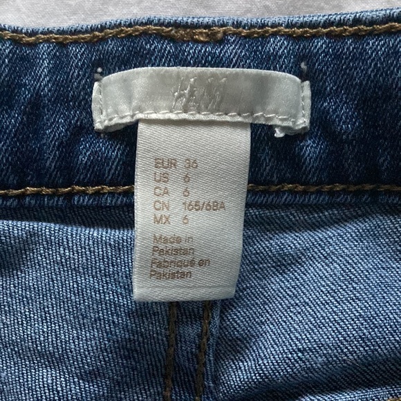 💥SOLD💥⭐️3 for 25: Jean shorts - Picture 2 of 3